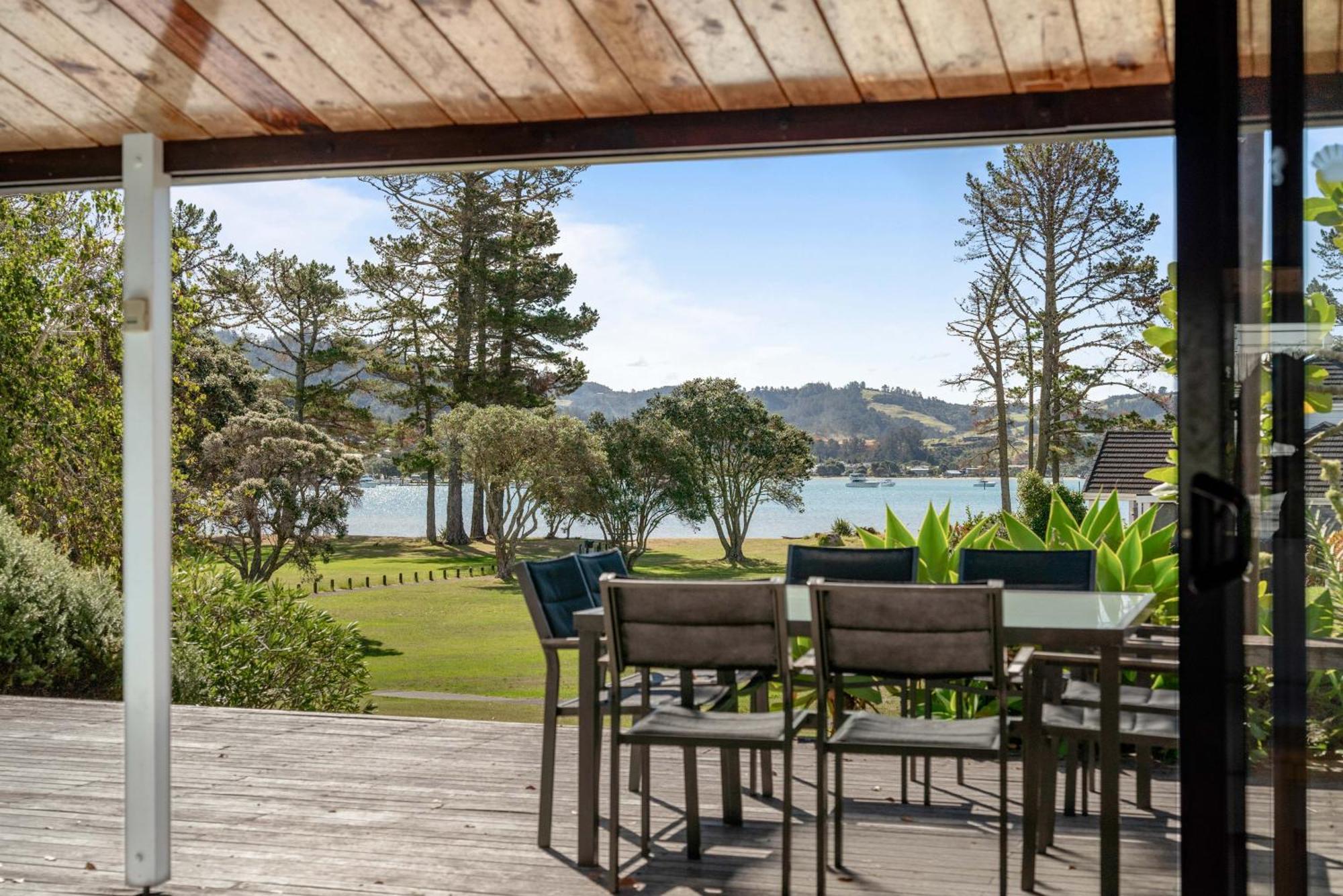Pauanui Beach House Suntrap Eksteriør bilde